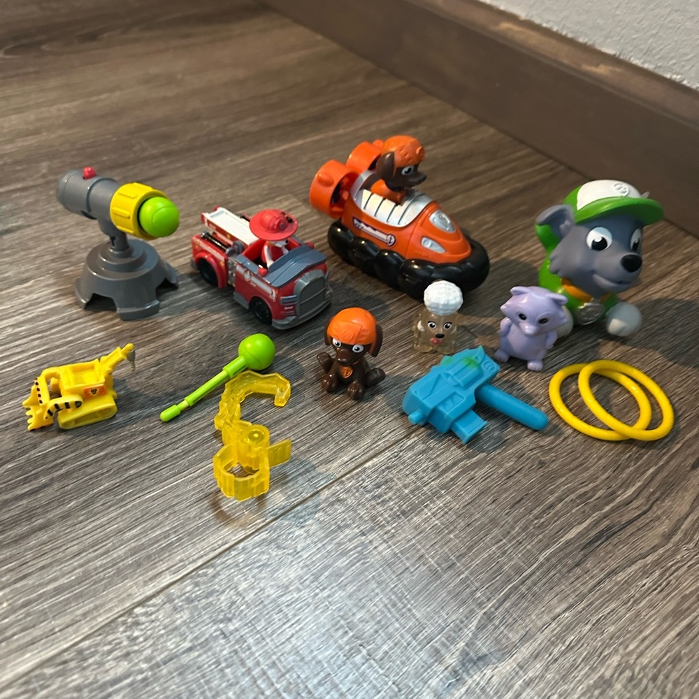 Paw Patrol Miscellaneous Playset with Vehicles and Figures